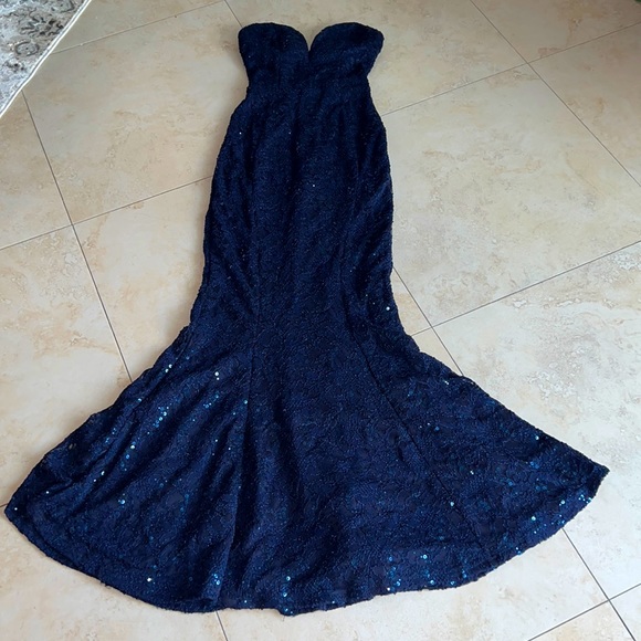 bailey blue Dresses & Skirts - BaileyBlue strapless sequins evening gown- Size 5